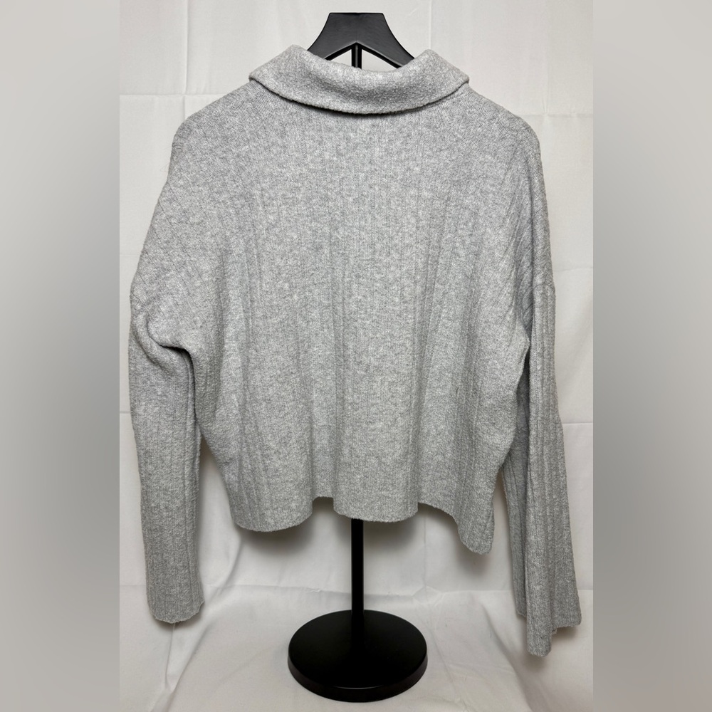 Comfy Aerie Women’s Cardigan - Picture 2 of 2